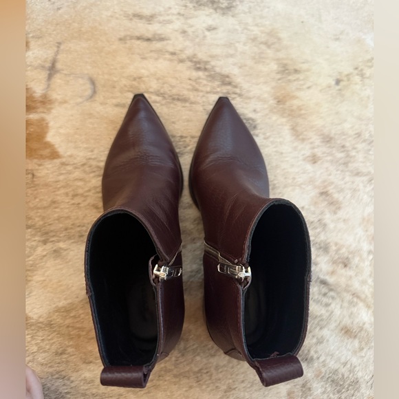 Everlane Boss Boot in Burgundy, very good condition. - Picture 2 of 5
